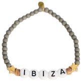 Een leuke kralen armband met Ibiza.  De armband is gemaakt van elastiek!